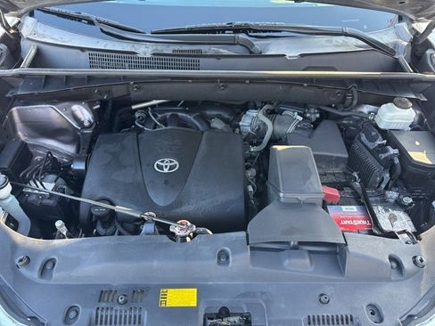 Used 2019 Toyota Highlander XLE image 15