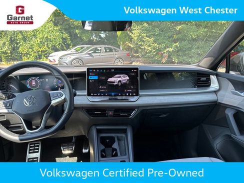 Certified 2025 Volkswagen Tiguan SE R-Line AWD/4WD image 15