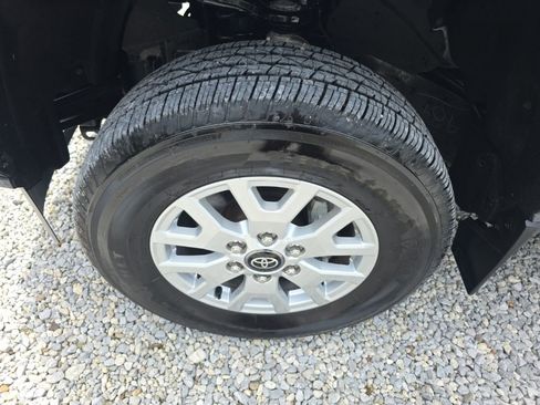 Certified 2024 Toyota Tacoma SR AWD/4WD image 10