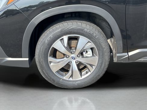 Used 2025 Subaru Ascent Premium AWD/4WD image 9