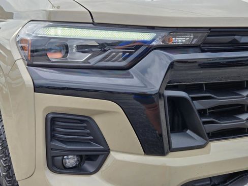 Used 2023 Chevrolet Colorado Z71 w/ Z71 Convenience Package 2 AWD/4WD image 4