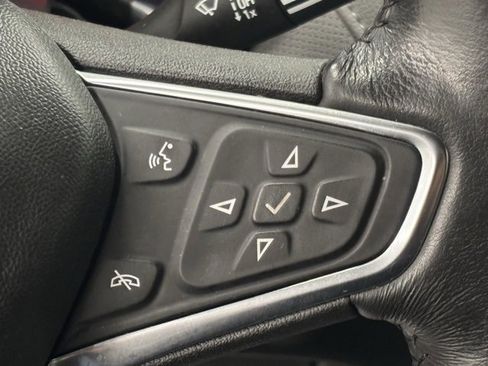 Used 2020 Chevrolet Equinox Premier image 23