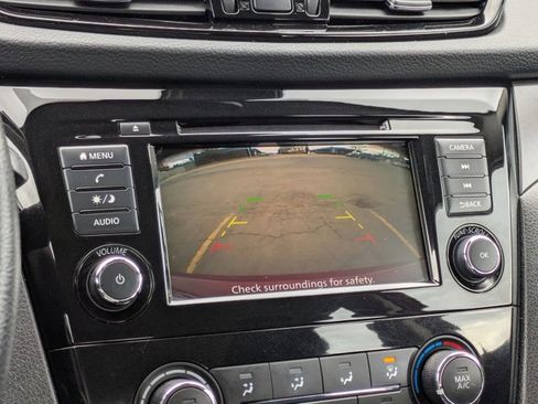 Used 2021 Nissan Rogue Sport S image 18