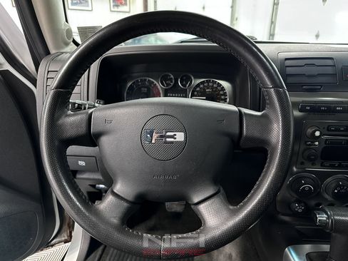 Used 2006 HUMMER H3 image 25
