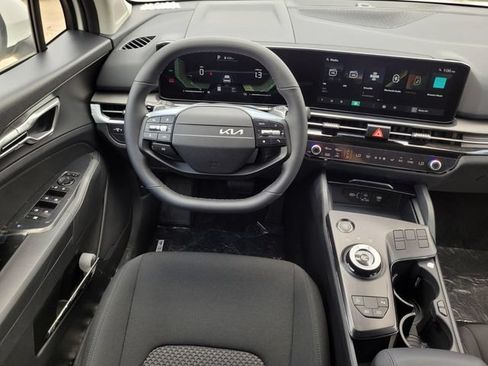 New 2026 Kia Sportage LX FWD image 11