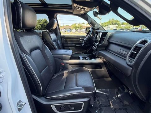 Used 2022 RAM 1500 Laramie AWD/4WD image 9