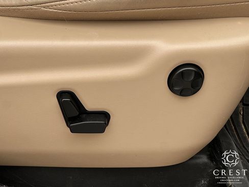 Used 2017 Jeep Grand Cherokee Limited w/ Luxury Group II image 28