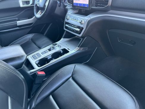 Used 2023 Ford Explorer XLT w/ Equipment Group 202A image 32