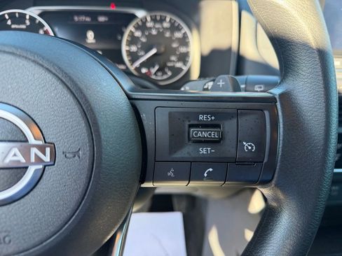 Used 2024 Nissan Rogue S image 21
