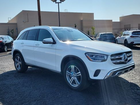 Used 2021 Mercedes-Benz GLC 300 4MATIC image 3