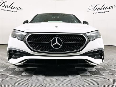 Used 2024 Mercedes-Benz E 350 4MATIC Sedan image 2