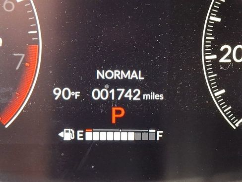 Used 2025 Honda HR-V LX image 19