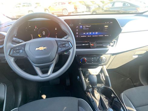 Used 2025 Chevrolet TrailBlazer LT image 31