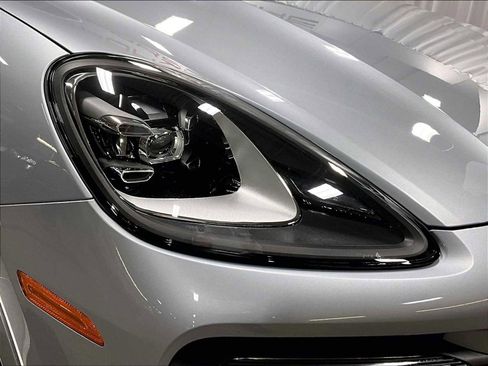 Used 2023 Porsche Cayenne image 15
