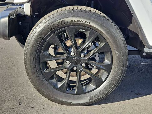 Used 2021 Jeep Wrangler Unlimited Sahara w/ Cold Weather Group image 13