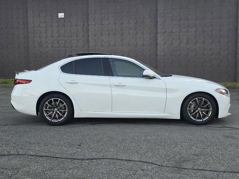 Used 2018 Alfa Romeo Giulia RWD image 8