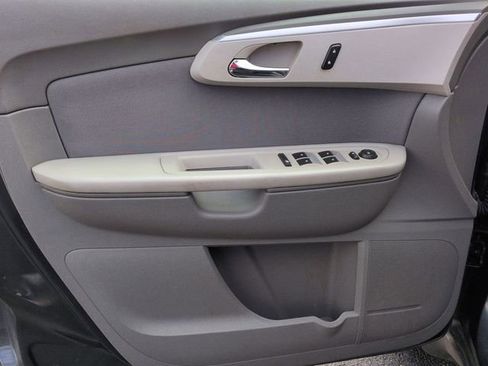 Used 2012 Chevrolet Traverse LS FWD image 21