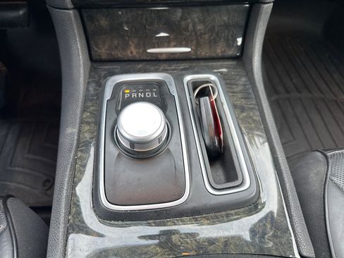 Used 2016 Chrysler 300 C image 27