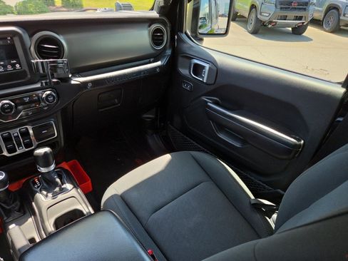 Used 2018 Jeep Wrangler Unlimited Sport S AWD/4WD image 29