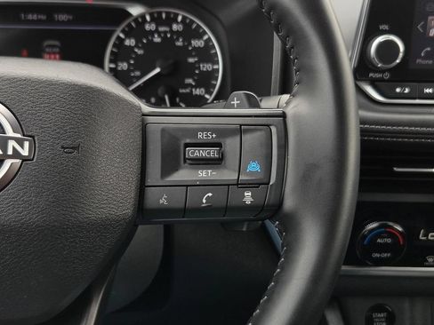 Used 2025 Nissan Rogue SV FWD image 27