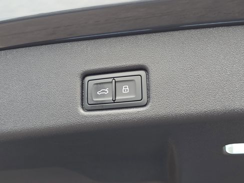 New 2025 Audi Q5 Premium image 9