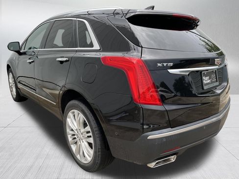 Used 2017 Cadillac XT5 Premium Luxury w/ Driver Assist Package FWD image 6