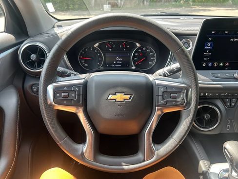 Used 2025 Chevrolet Blazer LT AWD/4WD image 21