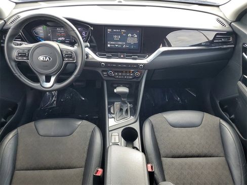 Used 2020 Kia Niro Touring image 25