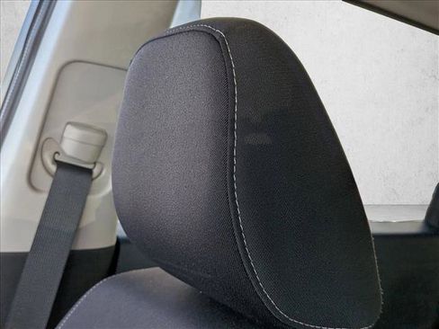 Used 2022 Nissan Pathfinder S image 13