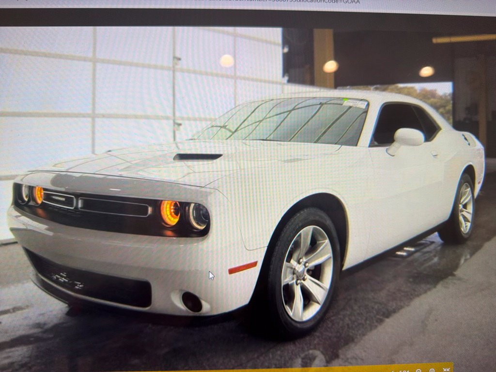 Used 2021 Dodge Challenger SXT RWD image 1