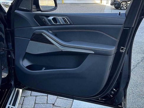 Used 2024 BMW X7 xDrive40i image 43