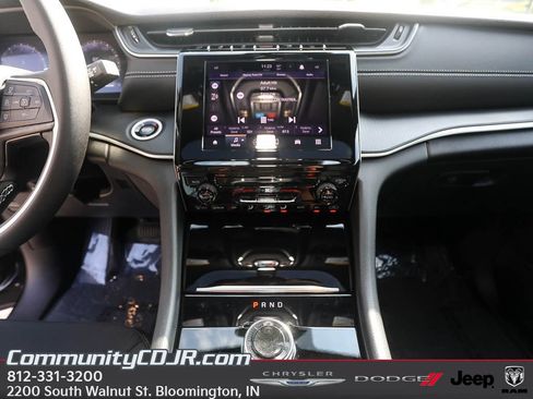 New 2025 Jeep Grand Cherokee Laredo X AWD/4WD image 14