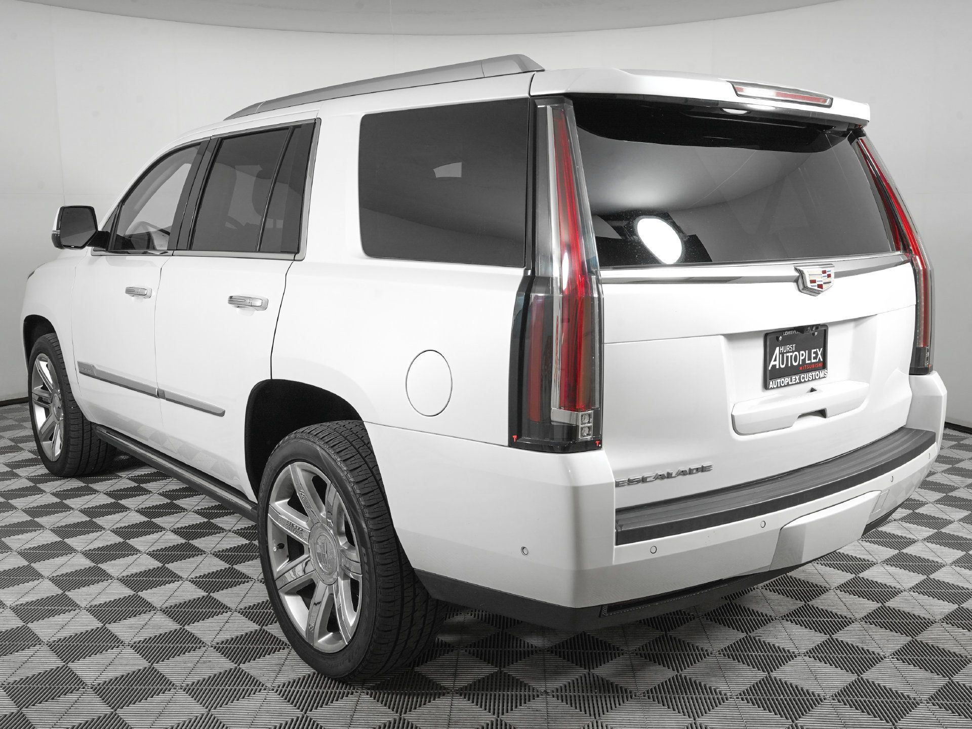 Used 2020 Cadillac Escalade Premium Luxury AWD/4WD image 7