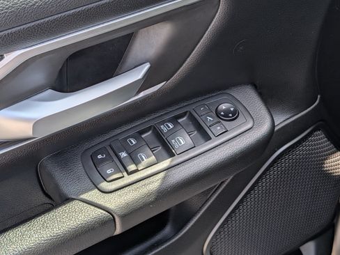 Used 2020 RAM 1500 Big Horn AWD/4WD image 19