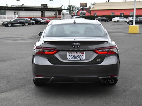 Used 2023 Toyota Camry SE image 7