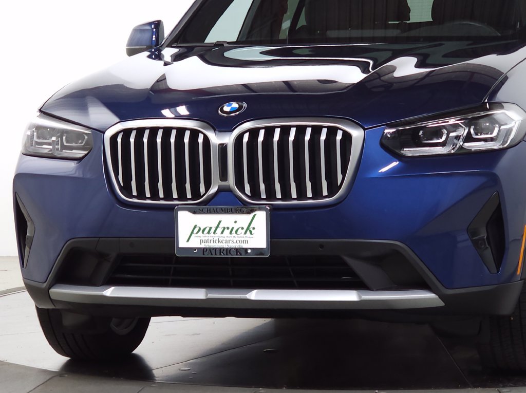 Used 2023 BMW X3 xDrive30i w/ Premium Package w/ZPA AWD/4WD image 3