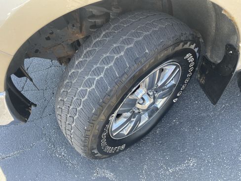 Used 2011 Ford F150 XLT w/ XLT Chrome Pkg AWD/4WD image 11