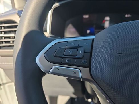 New 2026 Volkswagen Taos SE image 22