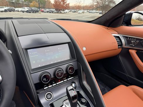 Used 2024 Jaguar F-TYPE R-Dynamic image 35