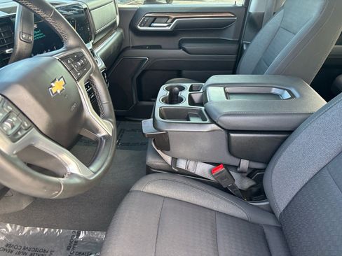 Used 2024 Chevrolet Silverado 1500 LT w/ Z71 Off-Road Package image 22