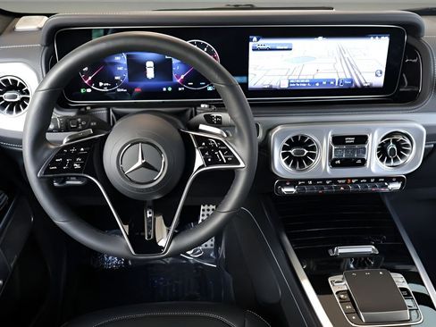 Used 2025 Mercedes-Benz G 550 image 15