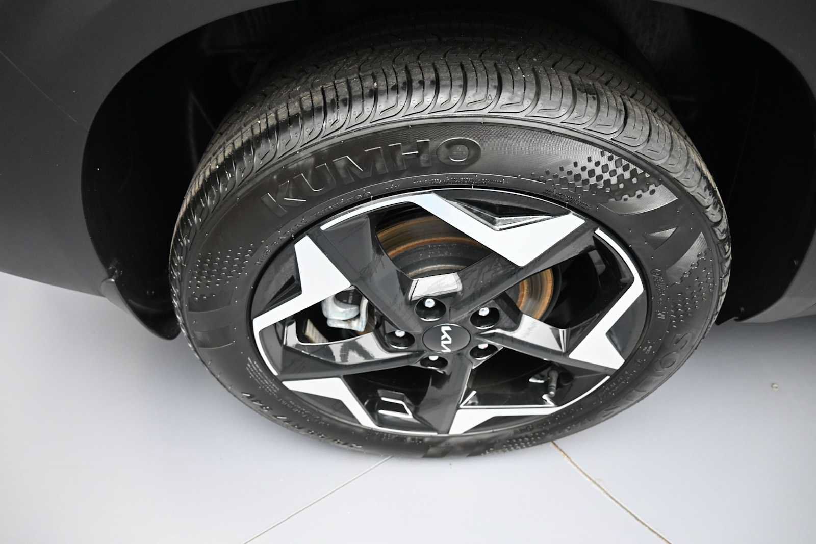 Certified 2025 Kia Seltos EX w/ EX Sunroof Package AWD/4WD image 12