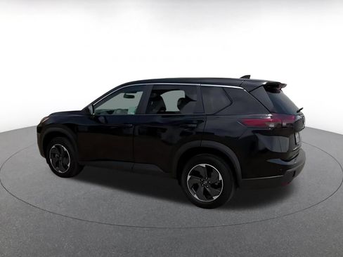 Used 2025 Nissan Rogue SV FWD image 11