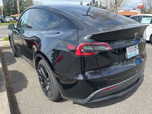 Used 2022 Tesla Model Y Performance image 6