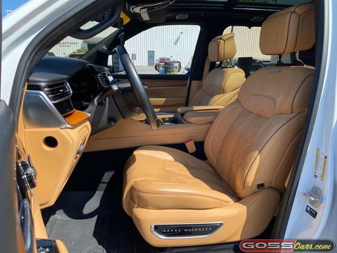 Certified 2022 Jeep Grand Wagoneer Series III w/ Rear Seat Video Group 1 AWD/4WD image 31