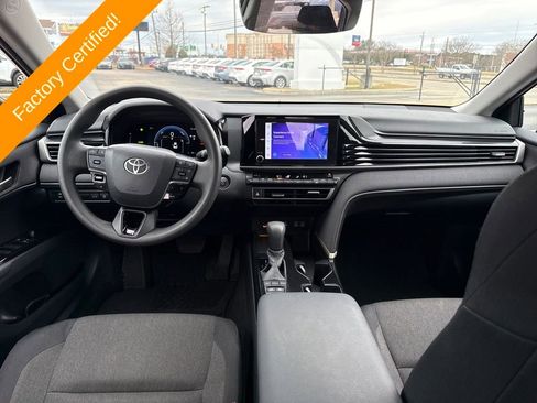 Used 2025 Toyota Camry LE image 21