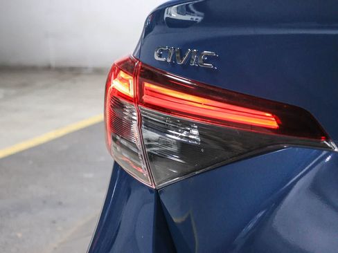 Used 2025 Honda Civic Sport image 11