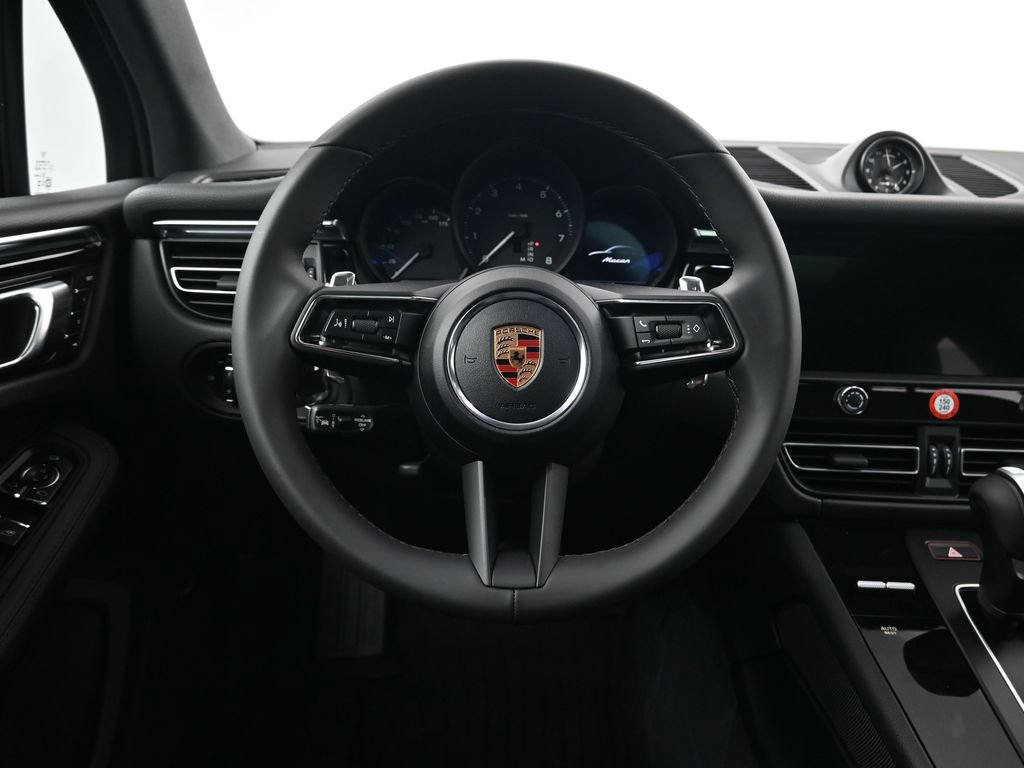 Used 2026 Porsche Macan AWD/4WD image 13