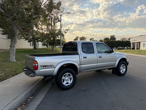 Used 2004 Toyota Tacoma PreRunner RWD image 4