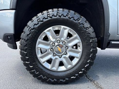 Used 2024 Chevrolet Silverado 2500 High Country w/ High Country Premium Package AWD/4WD image 45